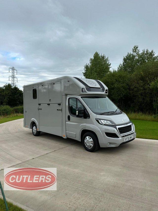 Preview of the first image of Croft Duo 3.5T Horse Lorry 2021-(70) Crayon Grey Stallion Pa.