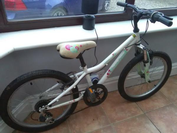 Image 1 of Girls bicycle Apollo moonstone suit age 5yr to 9 years