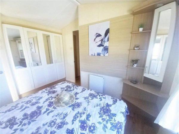 Image 9 of Willerby Granada 2 bed mobile home UK Showground