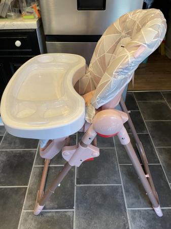Image 2 of Highchair like new Billie friers