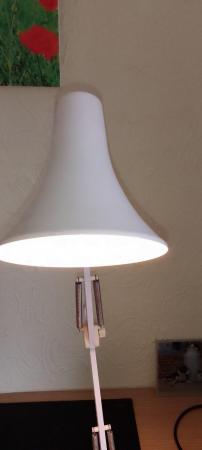 Image 2 of LAMP in white metal with glass shade