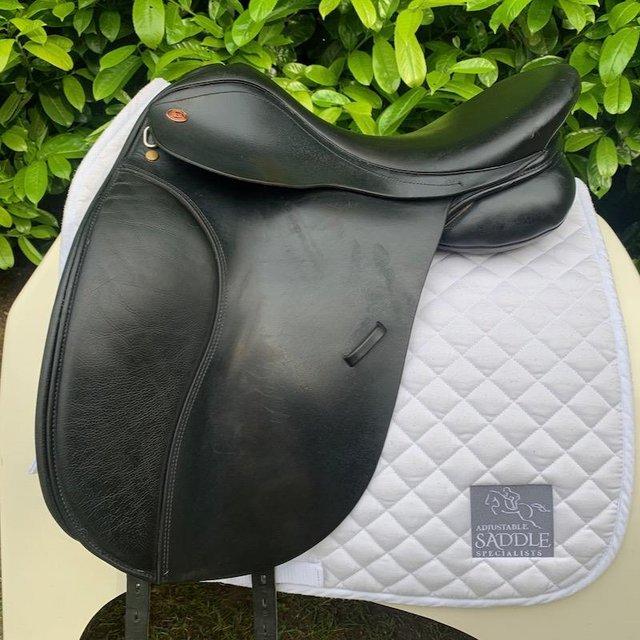 Preview of the first image of Kent and Masters 17.5 inch high wither dressage saddle.