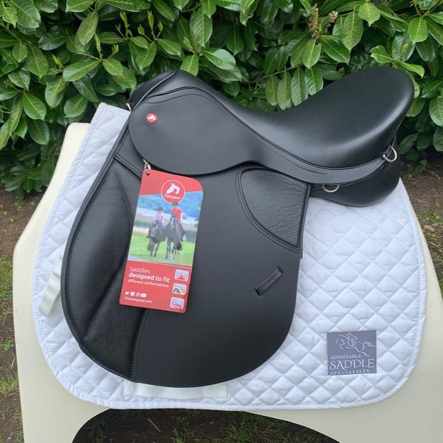 Preview of the first image of Thorowgood T8 17.5” Jill Thomas Endurance GP saddle (S3137).