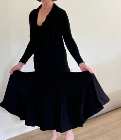 Image 1 of Dancing skirt black by Espen Salberg