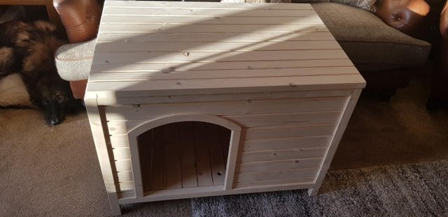 Image 2 of Palazzo Wooden Indoor Cat House/Kittening Box