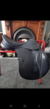 Image 3 of Kent and Masters ponyclub saddle 16 1/2 inch adjustable gull