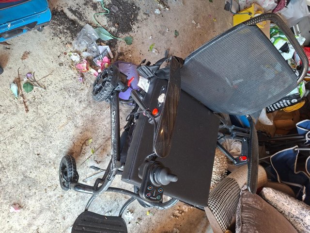 Battery operated wheelchair — photo 3 of 3