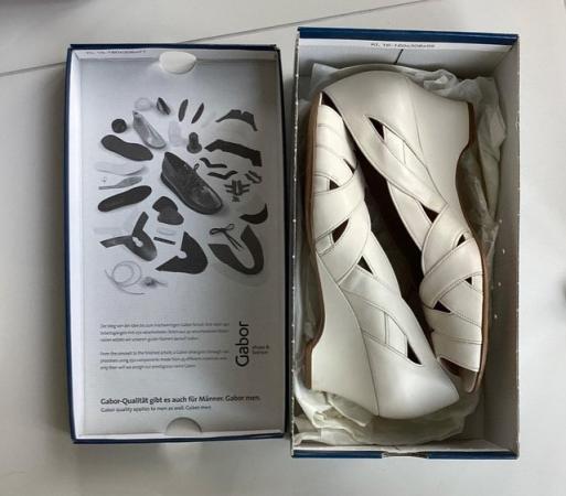 Image 2 of GABOR CREAM LEATHER SHOES SIZE 6