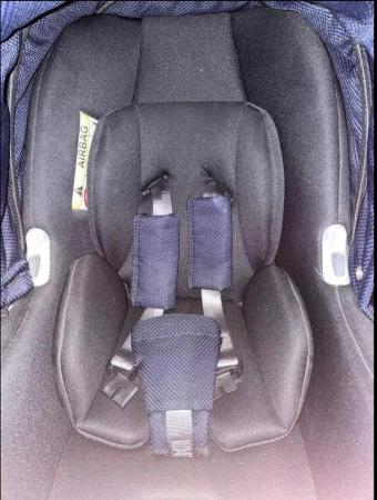 Image 3 of Venicci car seat & ISO fix base, hardly used like new