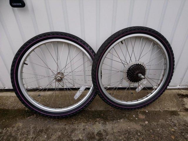 Preview of the first image of Bicycle Wheels. Spare quality set, Shimano..