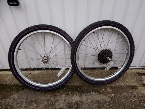 Image 1 of Bicycle Wheels. Spare quality set, Shimano.