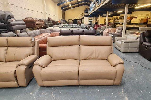 Image 14 of La-z-boy Winchester cream leather electric 3+2 seater sofas