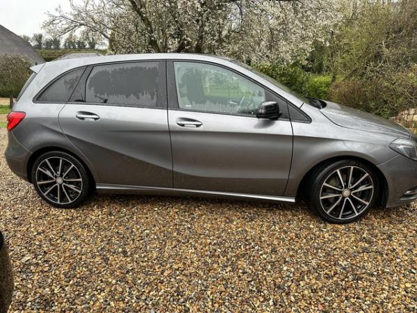 Image 3 of Mercedes B Class 180 Sport in silver