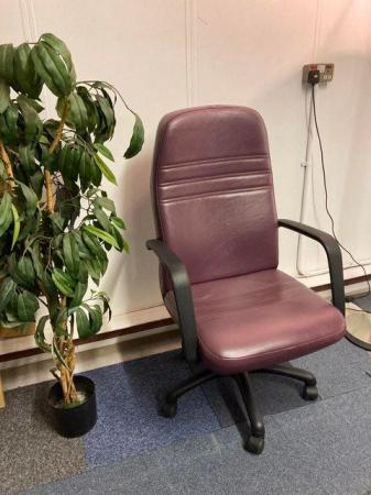 Image 1 of Mauve office/desk/task/swivel adjustable chair