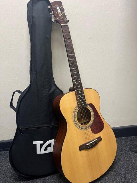 Preview of the first image of Brunswick BF200 Acoustic guitar with case.