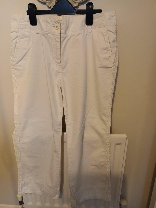 Preview of the first image of White  M&S cropped jeans size 12.