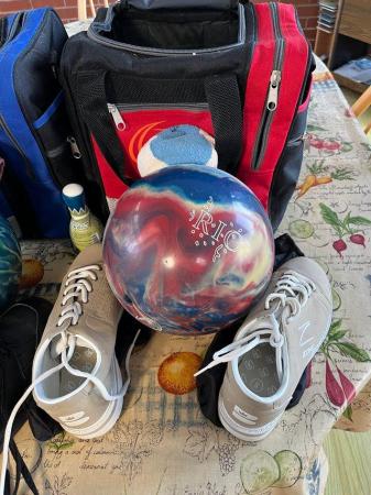 Image 3 of Gents and Ladies bowling Balls and shoes