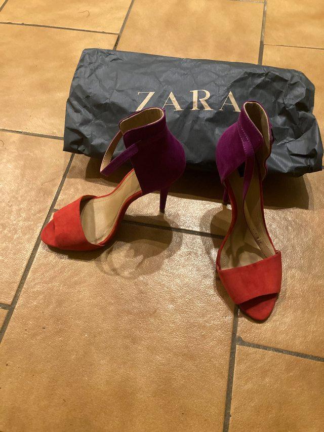 Preview of the first image of Zara sandals size 40 / 7 - brand new.