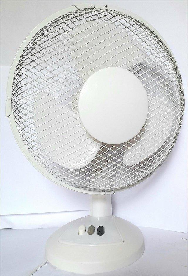 Preview of the first image of 11 inch OSCILLATING FAN - FREE-STANDING B&Q.