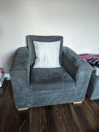 Image 6 of Valencia 3 seater sofa and armchair