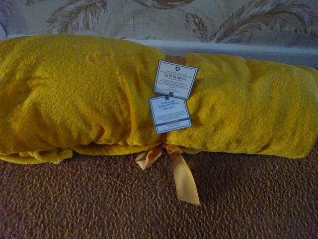 Preview of the first image of EXTRA LARGE SUPER SOFT YELLOW/OCHRE BLANKET/THROW.