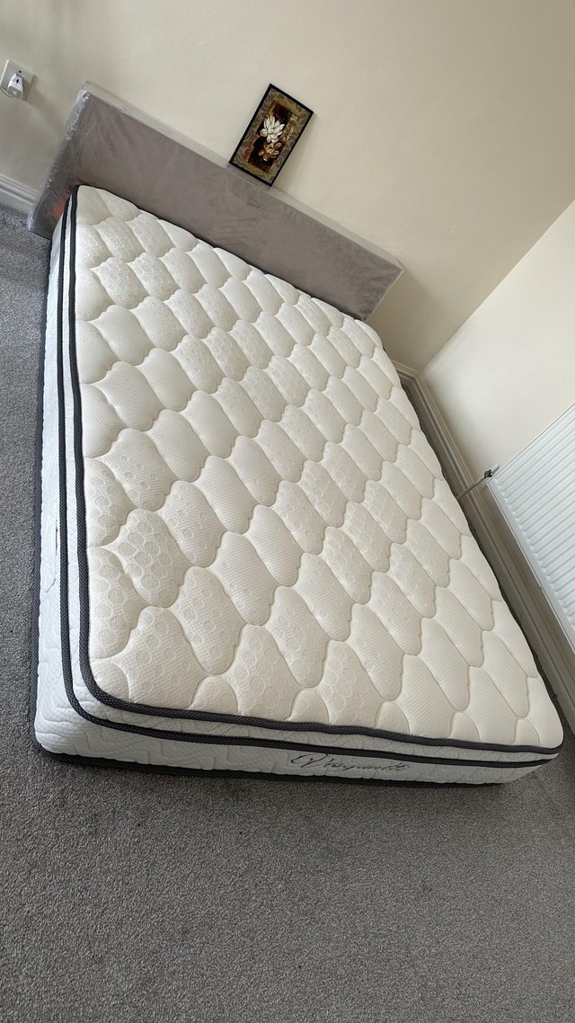 Preview of the first image of Double Mattress 4Ft6, 10.3 inch thickness, Medium Firm.