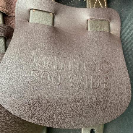 Image 4 of Wintec wide 17" hart gp saddle (S3127)