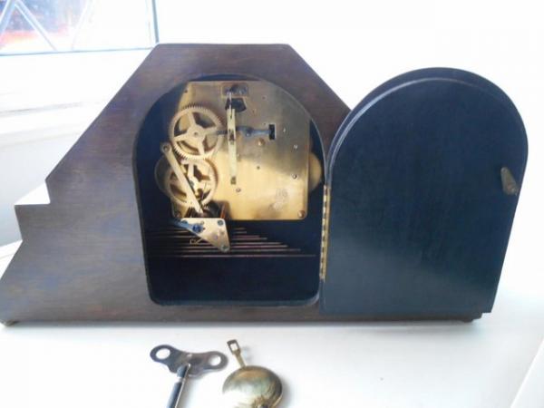 Image 2 of An Art Deco FHS Dual Chime mantle clock