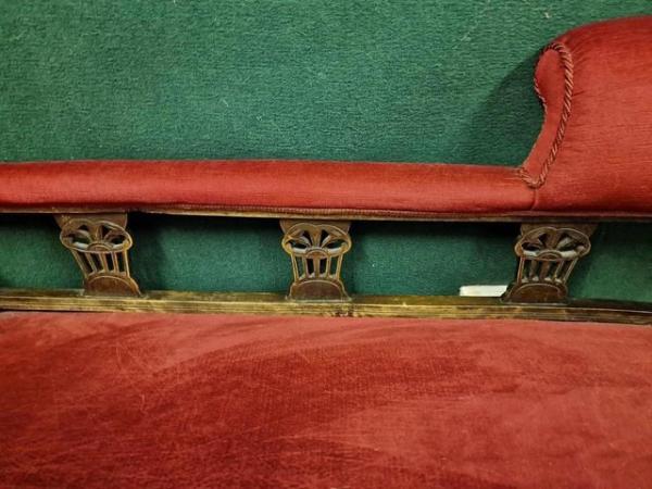 Image 3 of Vintage red velvet chaise longue