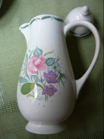 Image 2 of Susie Cooper bone china with coffee pot - fragrance