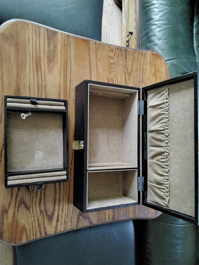 Preview of the first image of Jewellerybox in good condition.