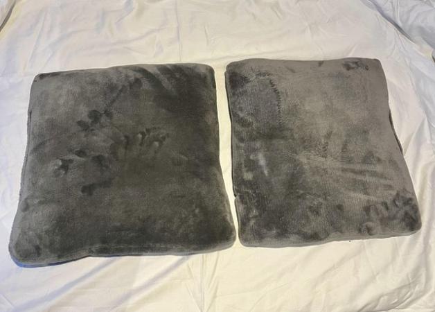 Image 3 of 2x cushions grey 38x42 cm