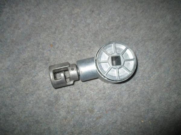 Image 1 of DOMETIC / THULE AWNING WINDING GEAR