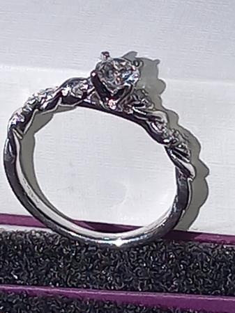 Image 3 of Diamond and Platinum ladies' ring,