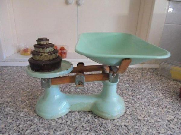 Image 2 of Vintage Cast Iron Kitchen Scales with Weights