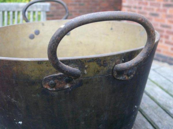 Image 2 of Large Vintage Brass preserving pan in excellent condition