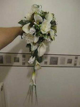 Image 1 of 1 Lisa Ivory Wedding Brides Bouquet Teardrop