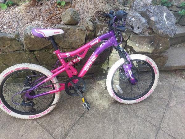 Image 3 of Lovely girls bike with 6 gears