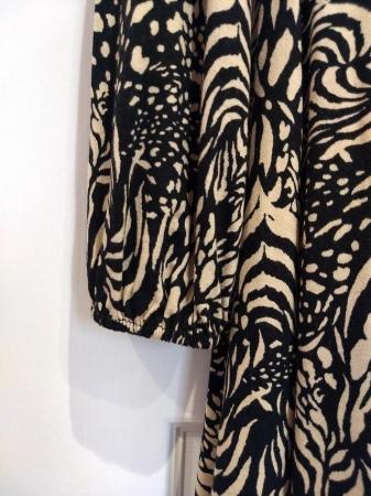 Image 18 of New with Tags Wallis Petite Wrap Dress Size UK 8
