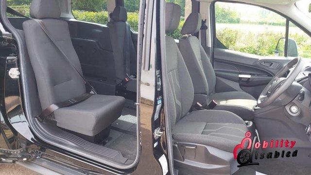 Image 8 of 2018 Ford Grand Tourneo Connect Automatic Wheelchair Access