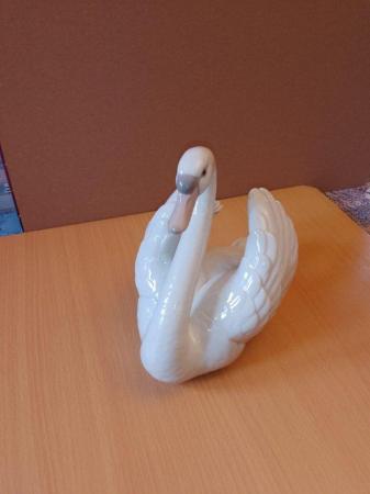 Image 2 of Lladro Swan 5231 in mint condition