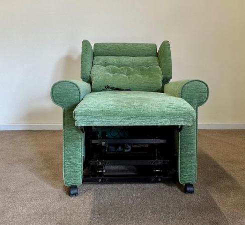 Image 8 of LUXURY ELECTRIC RISER RECLINER MINT GREEN CHAIR CAN DELIVER