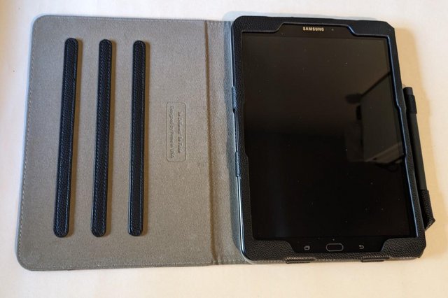 Image 2 of Samsung Galaxy Tab S3 tablet with S pen and case
