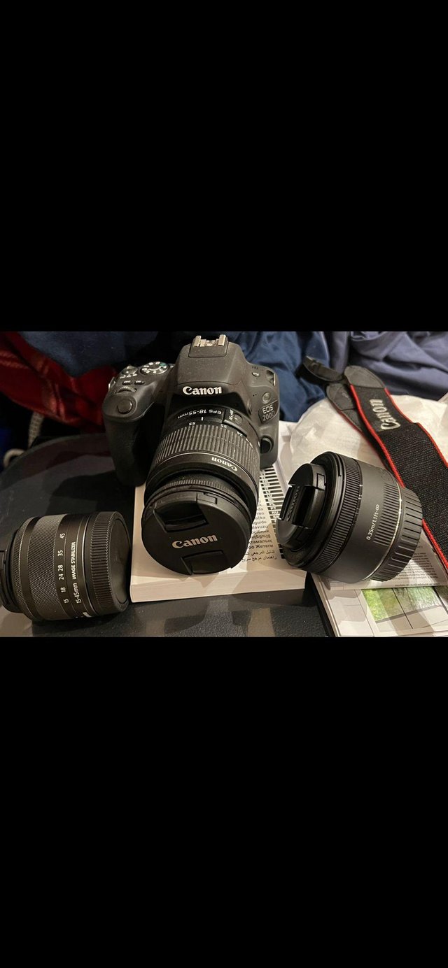 Preview of the first image of Canon eos 200D slr camera mint condition.