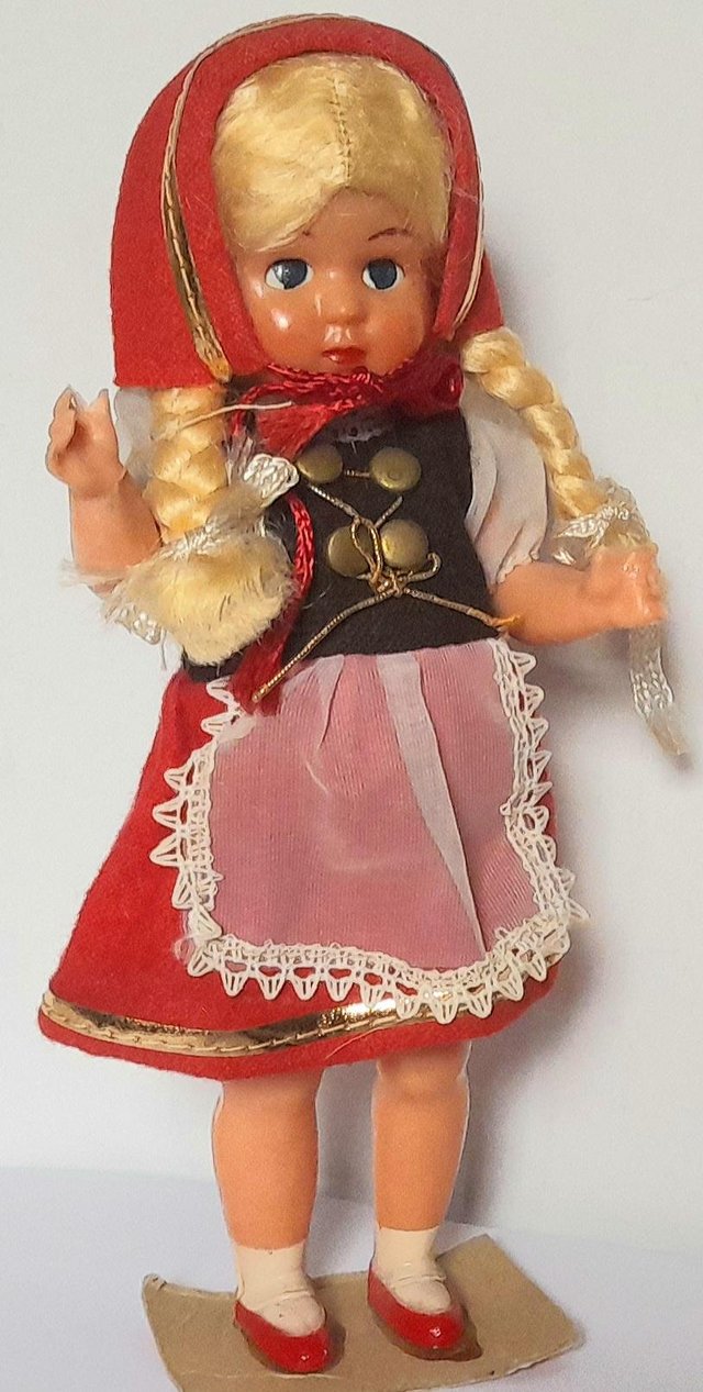 Preview of the first image of ALICE ** NORWEGIAN DOLL 17 cm tall VERY GOOD.