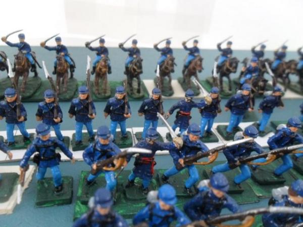 Image 15 of 28 mm white metal Union & Confederate ACW 233 figures.
