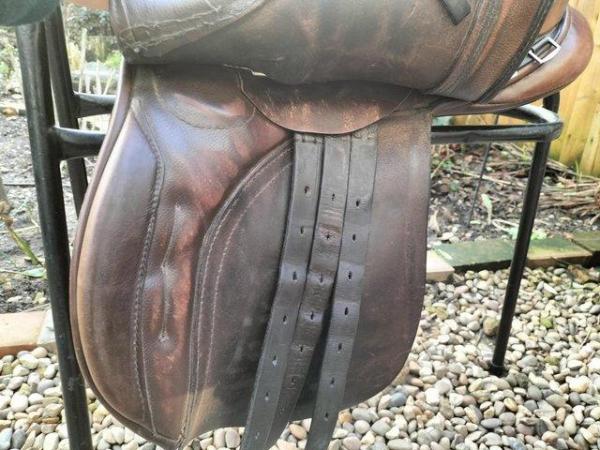 Image 2 of 17" English Leather Working Hunter saddle