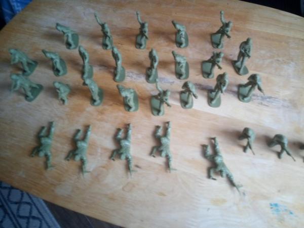 Image 2 of AIRFIX TOY soldiers year 1971