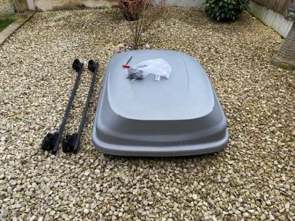 Image 3 of Car roof box in good condition