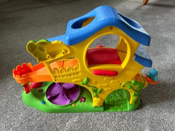 Image 1 of PlaySkool Weeble House for toddlers.